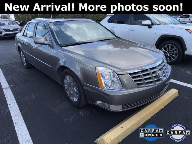 2010 cadillac dts base