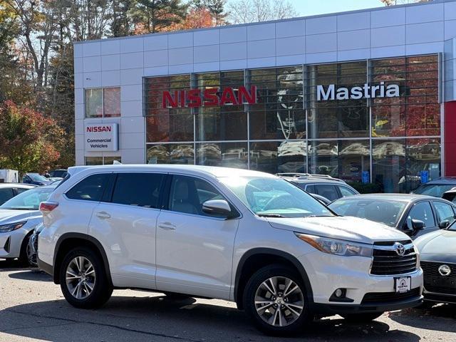 2015 toyota highlander le plus