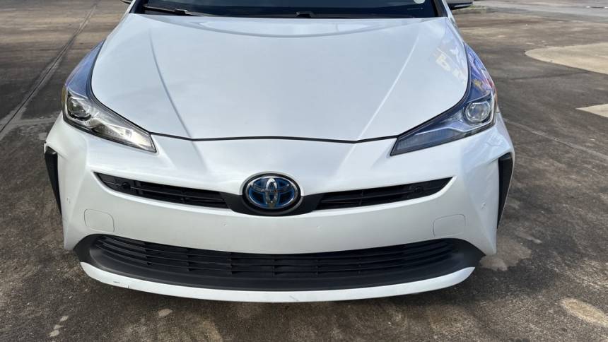 2022 toyota prius le