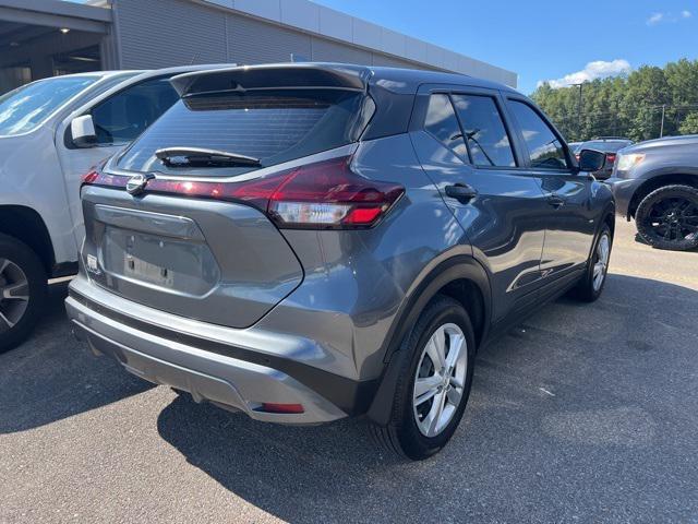 2022 nissan kicks s