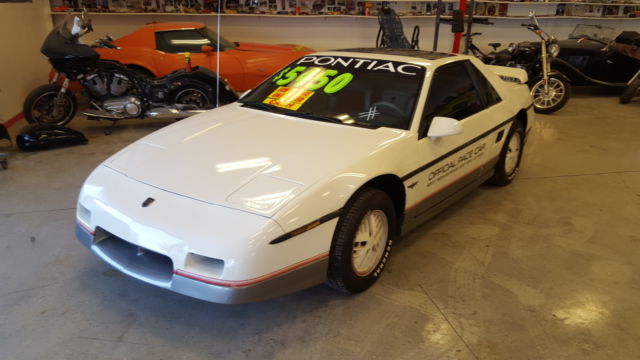 1984 pontiac fiero indy pace car low miles very nice car