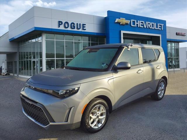 2023 kia soul lx