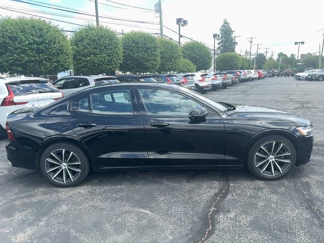 2022 volvo s60