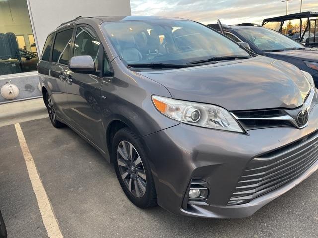 2018 toyota sienna xle