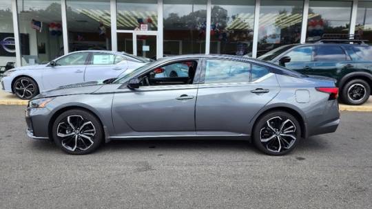 2023 nissan altima 2.5 sr
