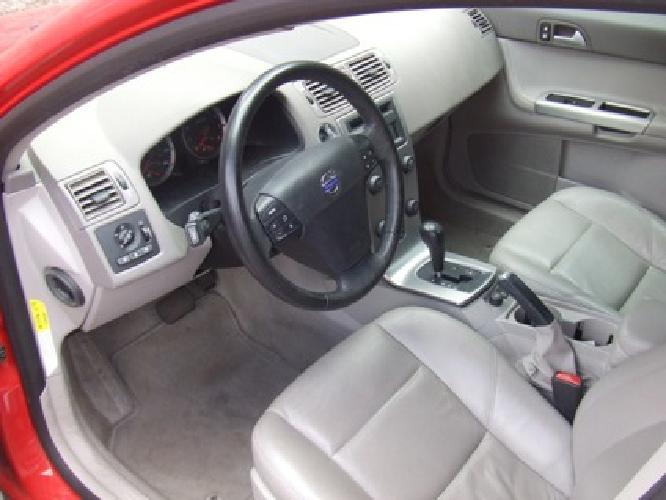 obo red volvo s40 t5, 2005 in oaklandon, in