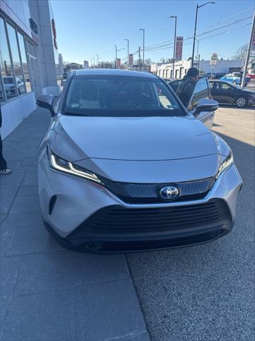 2024 toyota venza le