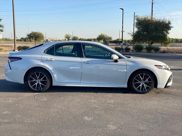 2023 toyota camry se