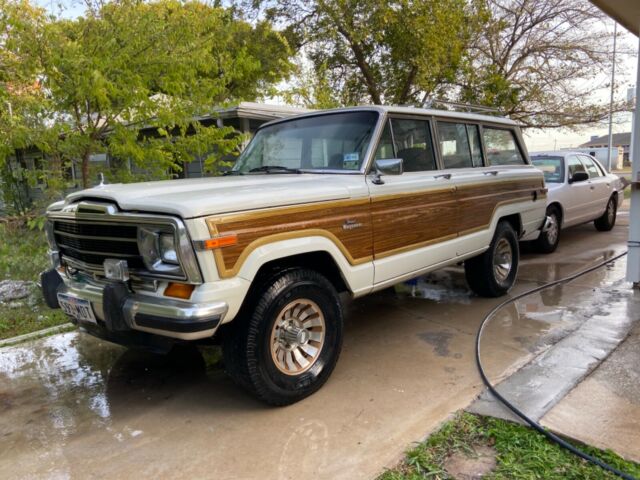 no reserve! 1 owner 1986 jeep grand wagoneerbig pictures uploaded in description