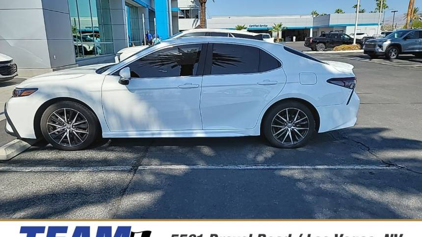 2024 toyota camry se