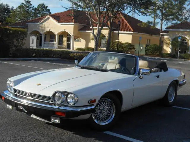 xjs v12 convertible 'classic collection'!white! 68k original miles..very nice!!!