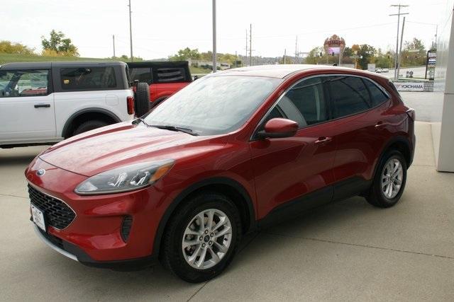 2020 ford escape se