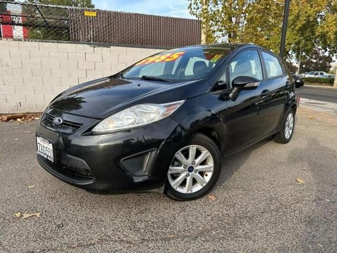 2013 ford fiesta se hatchback 4d in fresno, california