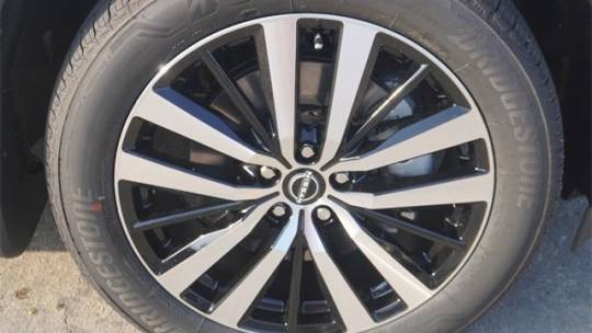 2024 Nissan platinum