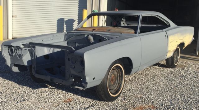1968 plymouth gtx 440/4speed/sunfireyellow/blackinterior/bucketseat/console/dana