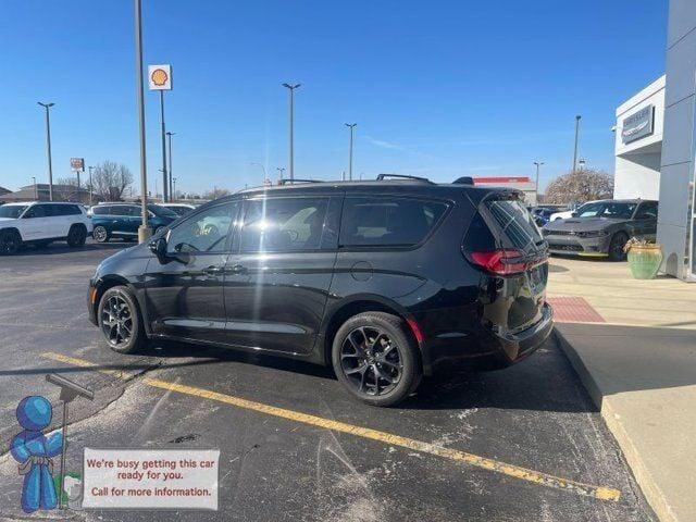 2023 chrysler pacifica limited in el paso, illinois