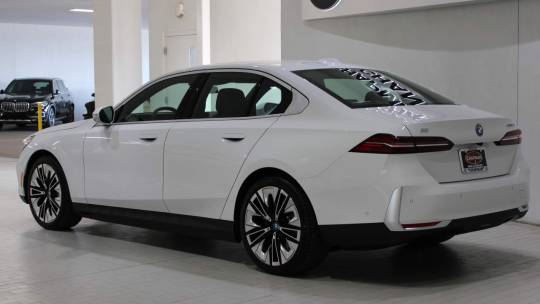 2024 BMW i5