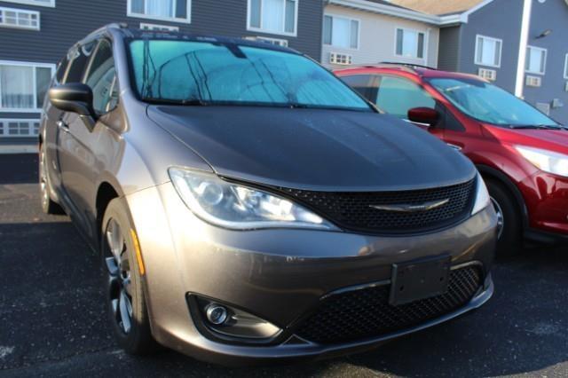2018 chrysler pacifica touring-l