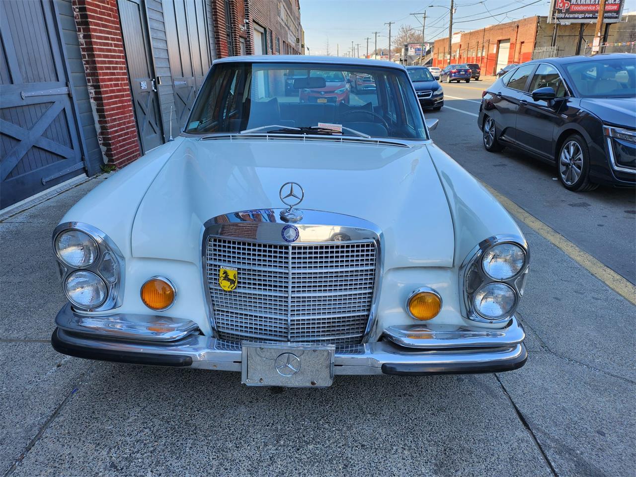 1970 mercedes-benz 300sel
