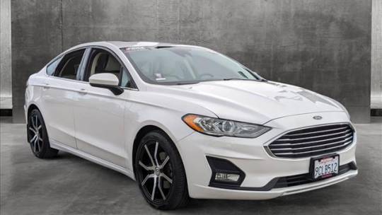 2019 ford fusion se