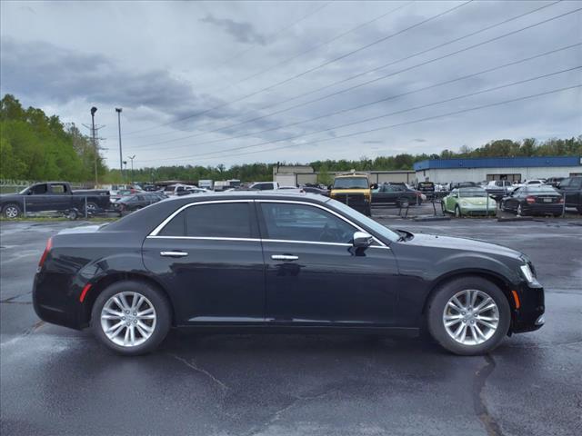 2017 chrysler 300c base
