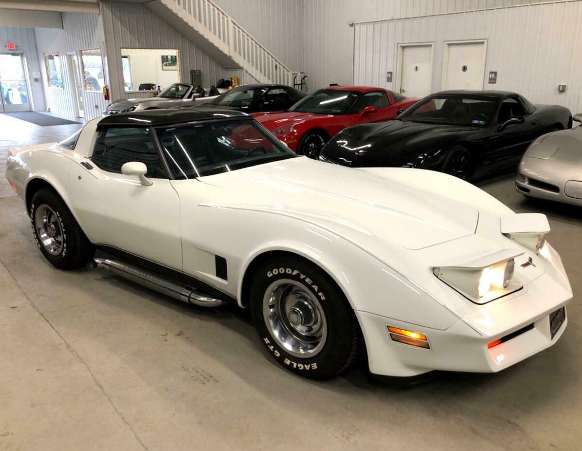 1980 chevrolet corvette v8 automatic 2dr coupe white