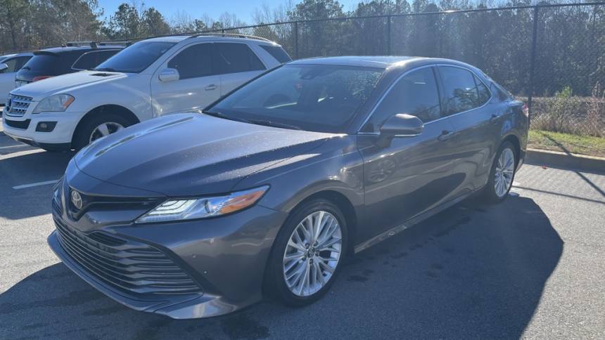 2020 toyota camry xle v6