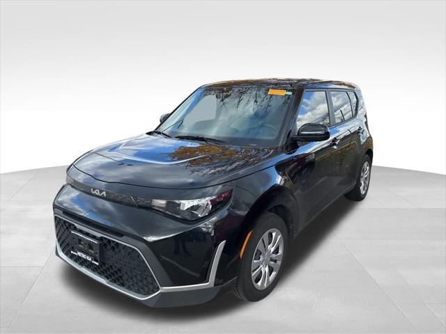 2023 kia soul lx
