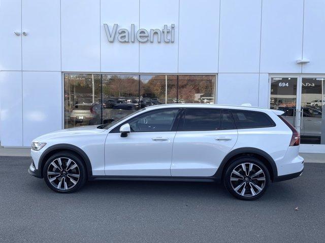 2022 volvo v60 cross country 4dr awd t5