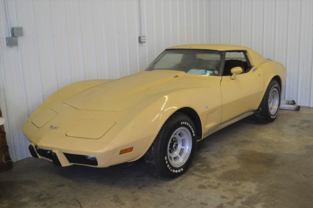 1977 l82 anniversay corvette low miles
