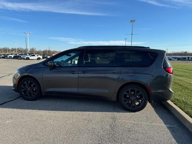 2020 chrysler pacifica touring