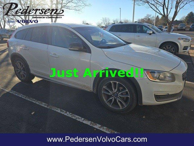 2015 volvo v60 cross country t5