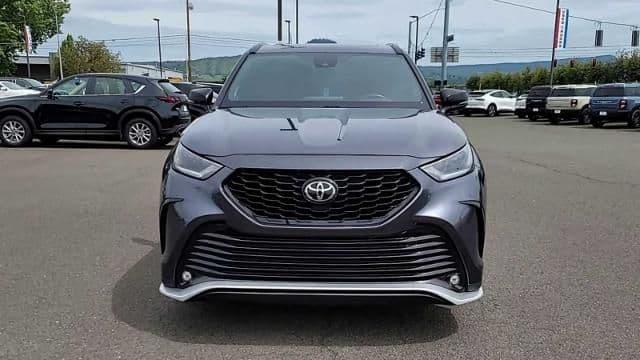 2021 toyota highlander xse in medford, oregon