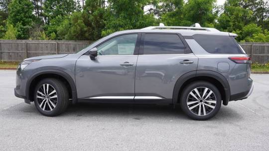 2024 Nissan Pathfinder platinum