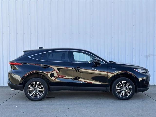 2021 toyota venza le