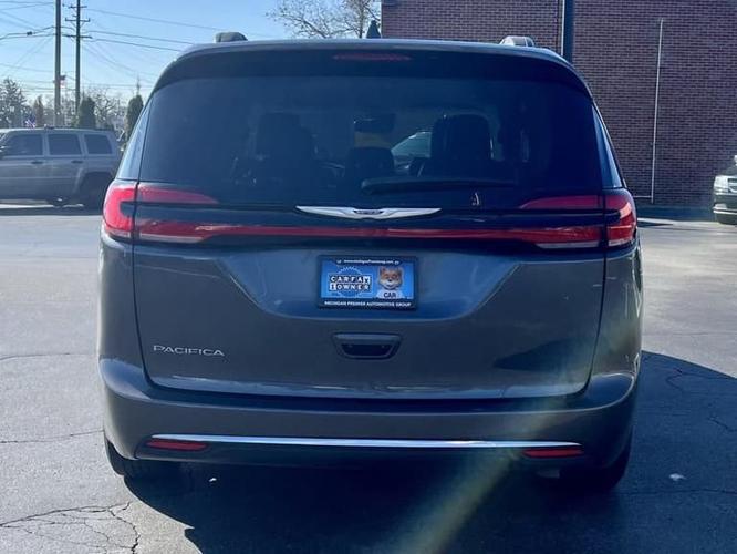 2022 chrysler pacifica touring l van 4d in shelby township, michigan