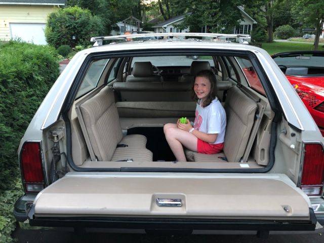 low mileage exceptionally well maintained/preserved desirable 3rd seats wagon