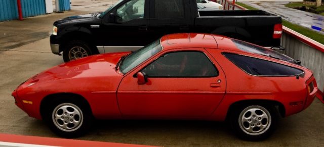 no reserve! porsche 928 -5 speed, 77k miles