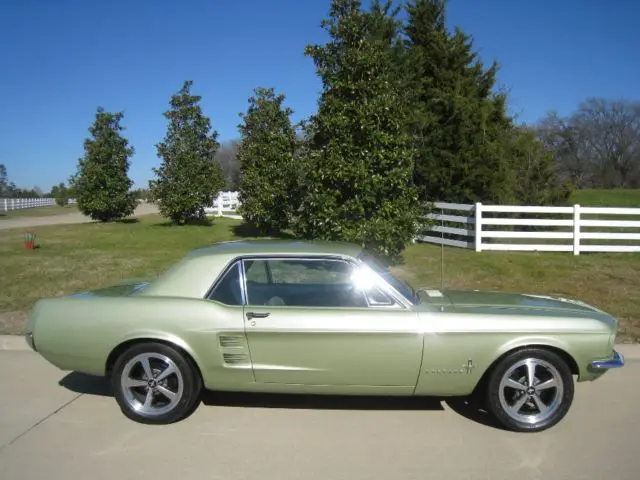 1967 ford mustang coupe 289 v8 auto w/ disc , ac, powersteering