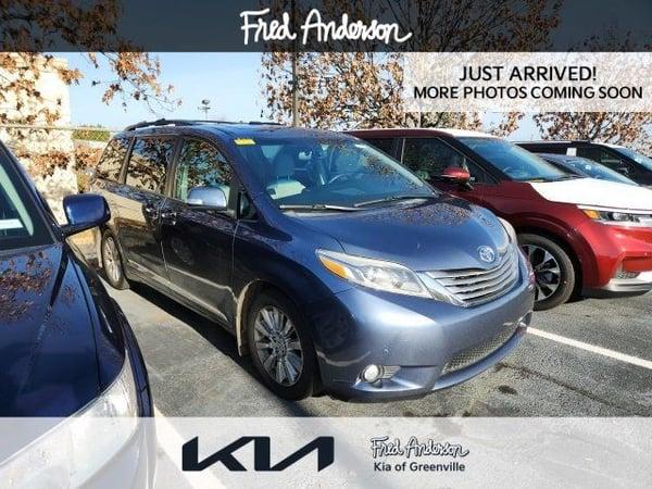 2016 toyota sienna in chicago, illinois