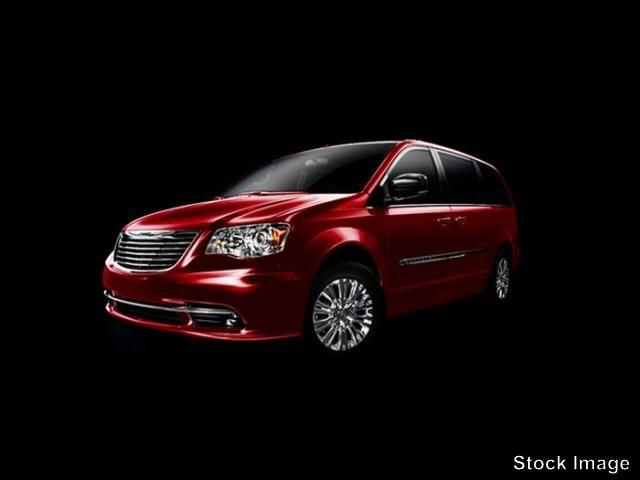 2011 chrysler town & country limited