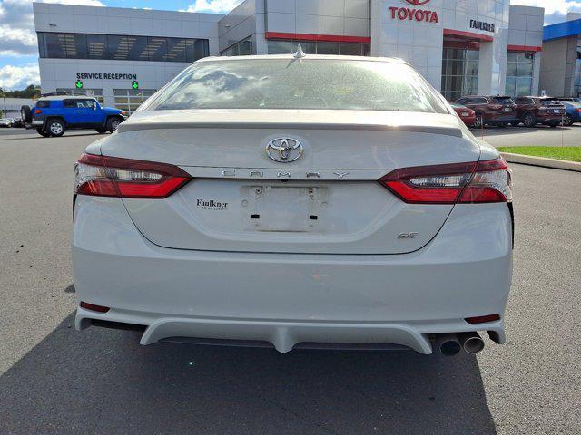 2022 toyota camry se