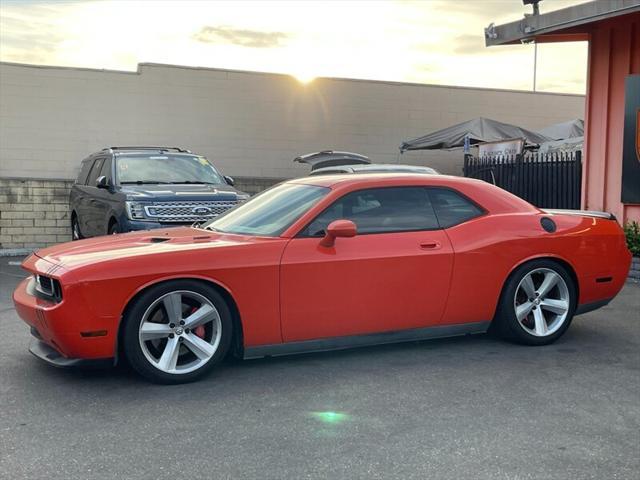 2009 dodge challenger srt8