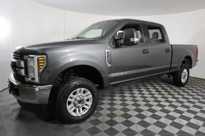 2018 ford f-250 super duty xlt 4x4 xlt 4dr crew cab 8 ft. lb pickup for sale in anchorage, alaska
