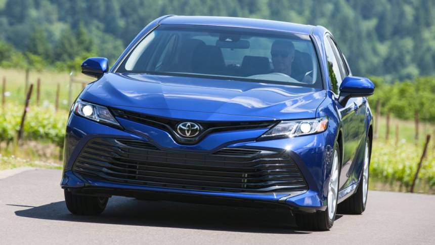 2020 toyota camry se