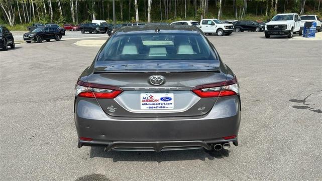 2022 toyota camry se