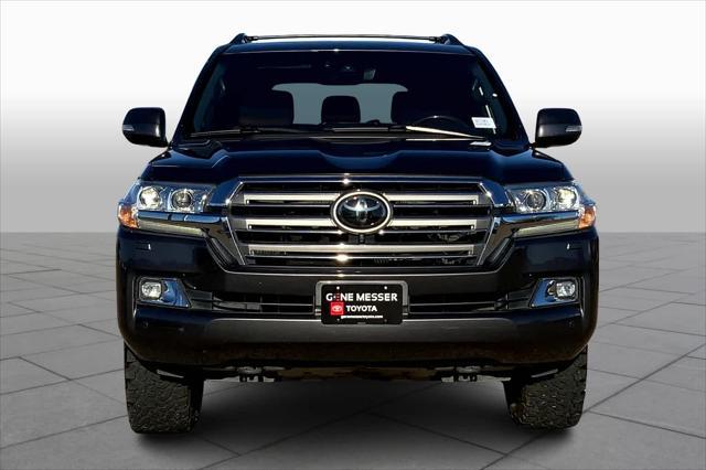 2018 toyota land cruiser base
