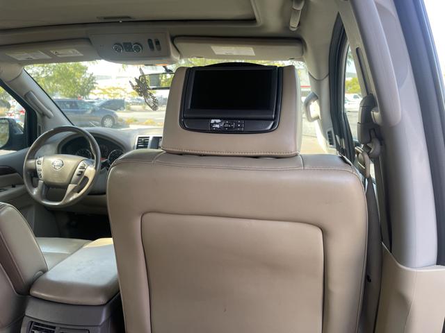 2012 nissan armada sv