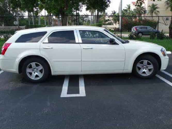 2005 dodge magnum sxt - obo clean title in hialeah, fl
