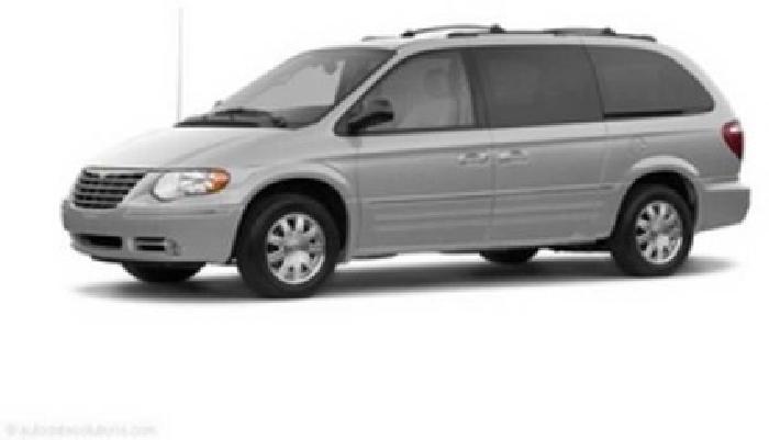 2007 chrysler town & country touring in piqua, oh